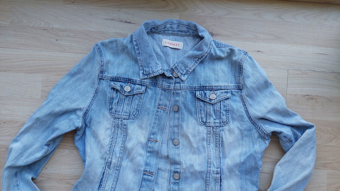 Vintage denim jacket,Denim blazer with buttons,Retro jeans top,Denim Shirts with pockets,Blue vintage women top,Size Medium,capsule wardrobe, foto 2 di 3
