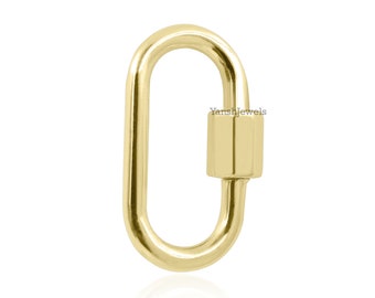 Op de afbeelding: Een goudkleurige, ovaalvormige sluiting met een schroefsluiting. De sluiting heeft een heldere, glanzende goudkleur en heeft de tekst "YanshJewels" aan de zijkant.