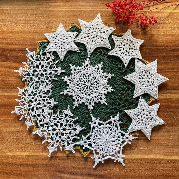 Set of 10 white crochet snowflakes New Year's decor Neujahrsdekoration Schneeflocken auf Weihnachtsbaum Winter decoration Christmas ornament