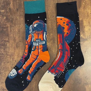 Rymdsockor | omaka strumpor | udda strumpor | färgglada strumpor | coola strumpor | damstrumpor | herrstrumpor | presentidéer