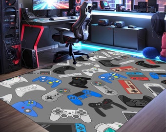 Könnte beinhalten: Ein grauer und weißer Gaming-Teppich mit einem sich wiederholenden Muster aus bunten Videospiel-Controllern. Der Teppich liegt auf einem Holzboden in einem Gaming-Raum.