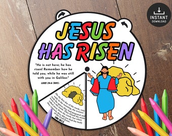 Pode incluir: Uma arte de Páscoa imprimível colorida com as palavras "Jesus Ressuscitou" em uma fonte arco-íris. A arte apresenta uma ilustração de desenho animado de Jesus ressuscitando do túmulo com uma pedra amarela e uma túnica vermelha. A arte inclui versículos bíblicos de Lucas 24:6 e Lucas 24:1-3.