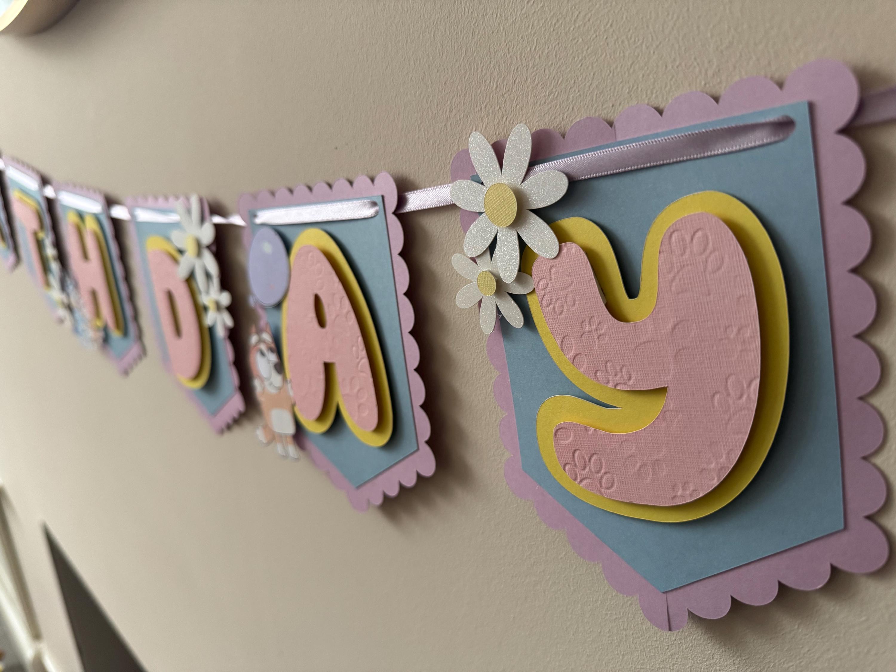 Pastel Bluey Glitter Daisy Banner