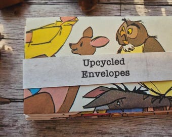くまのプーさんの封筒 ディズニー アップサイクル、1970年代のプーさんの本、ディズニーの紙、ディズニーのジャーナルから作られた3インチの封筒