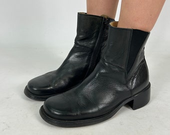 Schwarze Preloved-Stiefel aus echtem Leder