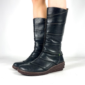 Black Leather Mid-Calf Boots with Textured Wedge Sole – Unique Stitch Detail – Size EU 40 / UK 7 / US 9