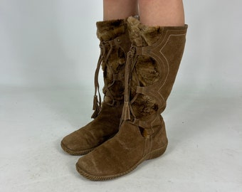 Wonderful Fun & Co Brown Winter Mid Calf Y2K Suede Preloved Boots