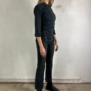 Denim-Preloved-Jumpsuit mit Bootleg-Hose und Gürtel Bild 4