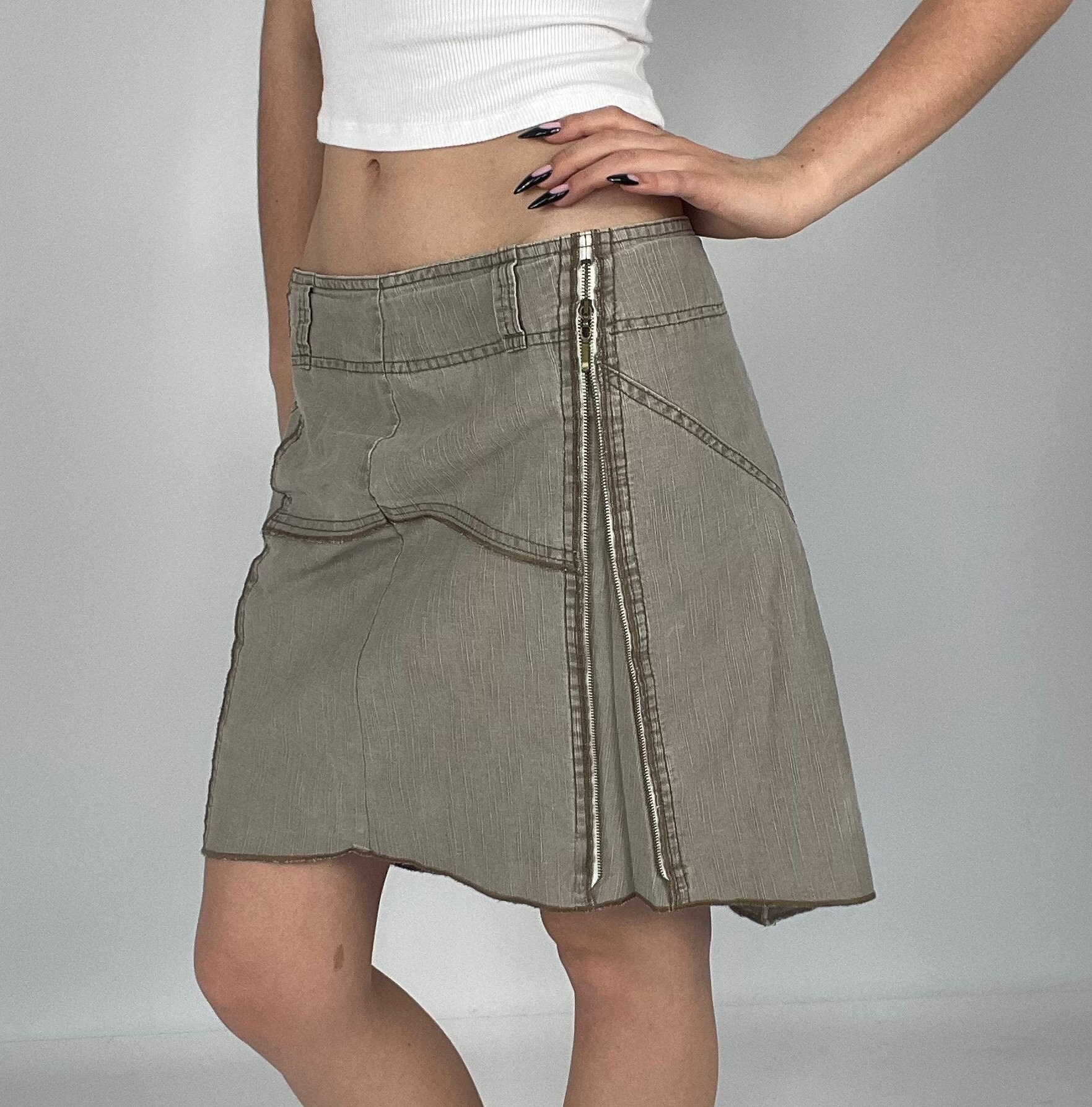 【Remagie】★Two-zipper skirt Y2K Light Gray Mini Preloved Skirt With Raw Edges and Zipper
