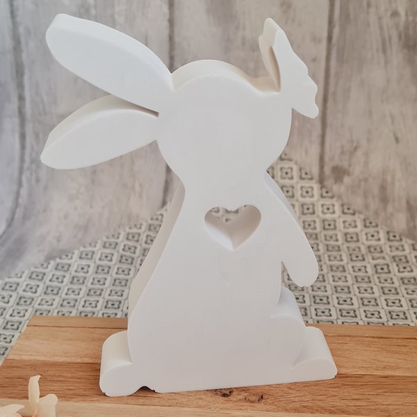 Hase mit Schmetterling | Osterdekoration | Hasendeko | Ostern | Geschenk | Osterdeko