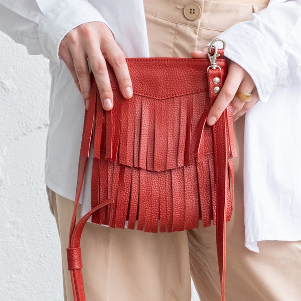 Leather crossbody fringe bag,Boho leather purse,Handmade fringe bags,Small leather crossbody bag women,Red fringe bag,Crossbody boho bag