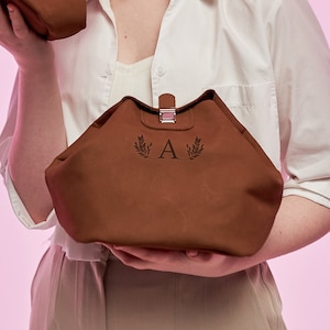 Borsa da viaggio in pelle per articoli da toeletta, Borsa per il trucco in pelle con monogramma, Borsa per cosmetici personalizzata, Borsa da viaggio per articoli da toeletta da donna, Custodia per il trucco personalizzata