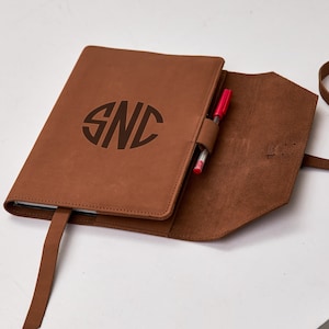 Leather book cover personalized, Engraved book cover, Leather book sleeve, Monogrammed book cover, Leather book case, Book protective case