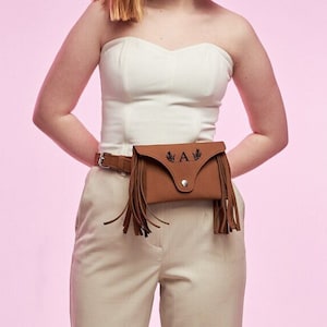 Leder Fransen Gürteltasche, Leder Gürteltasche nach Maß, Leder Gürteltasche Frauen, Handgefertigte Gürteltasche, Fransen Bauchtasche, Personalisierte Gürteltasche