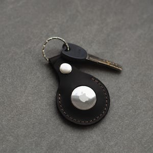 Personalisierter Airtag-Halter aus Leder, Airtag-Schlüsselanhänger aus Leder, Schlüsselanhänger aus Leder mit Monogramm, Benutzerdefinierter Airtag-Schlüsselanhänger, Apple-Tag-Halter