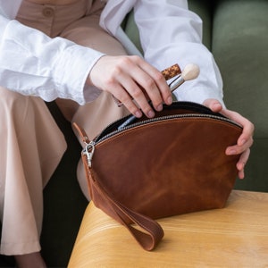 Handmade leather makeup pouch, Personalized cosmetic bag, Customized leather makeup bag, Cosmetic bag with initial, Womens cosmetic bag