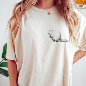 Comfort Colors Beaver Shirt Cute Animal Art Graphic T-Shirt Animal Lover Tee Casual Fashion Gift for Wildlife Enthusiasts Unique Design