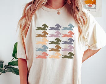 Comfort Colors Dachshund T-shirt: Doxie Mom Tee
