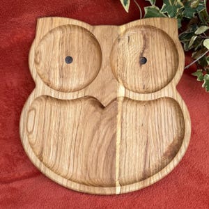 Kinderteller „Eule&quot;, Babyteller, Frühstücksbrett, Servierbrett, Snackteller, Holztablett, Küchenteller aus Holz, Geschenk Kinder Essgeschirr