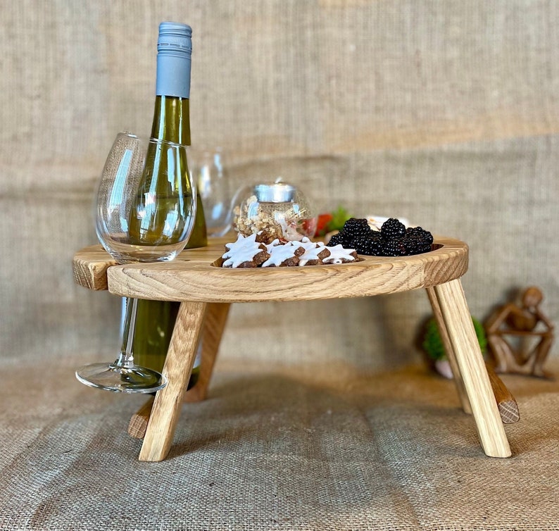 Weintisch Picknicktisch Tablett für Zwei Klappbar Tragbar aus Eiche Serviertablett Betttablett Strand Wein Käse Geburtstag Hochzeitsgeschenk Muttertag Geschenk Holz Weinliebhaber