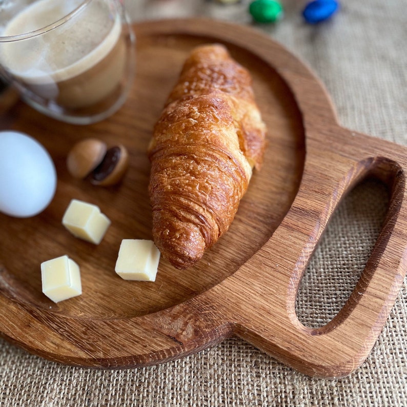 Serviertablett, Servierbrett, Snacksteller aus Eichenholz, Schneidebrett, Holztablett, Frühstücksplatte, Käsebrett, Essteller, Picknick. Bild 5