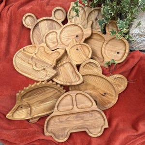 Kinderteller Tablett aus Eichenholz für Kleinkinder Babyteller Serviertablett Snacksteller Holzteller Portionsteller Geschenk Holz Organizer