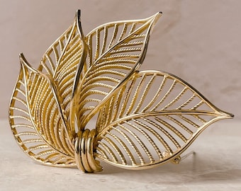 Christian Dior GROSSE 1967 Vintage Double Vivid Windy Leaf Cluster
