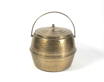 1930&#39;s ART DECO Brass Cocktail Bar Ice Bucket Serving Barware Hammered w. Original Aluminium Liner 1-Liter Lidded Antique Modernist Design