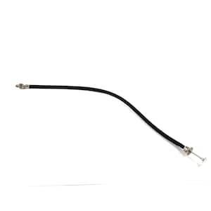 Könnte beinhalten: Eine flexible schwarze Schnur mit einem metallisch silberfarbenen Anschluss an einem Ende und einer kleinen, kreisförmigen metallisch silberfarbenen Komponente am anderen Ende. Die Schnur ist in einer sanften Kurve vor einem weißen Hintergrund platziert.