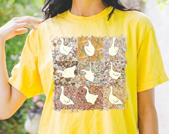 Floral Farm Girl Duck Shirt, Comfort Colors Vintage Style Country Duck Shirt for Homestead Gift, Duck Mama Tshirt, Farm House Tee Duck Gift