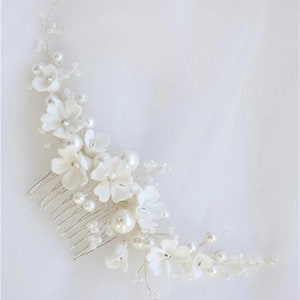 Fleur de porcelaine blanche et perles peigne de mariée morceau de cheveux bijoux de mariage pour femmes faits à la main, coiffure de mariée, couvre-chef de demoiselle d'honneur, cadeau image 7