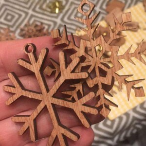 Arquivo SVG de ornamentos de flocos de neve cortados a laser