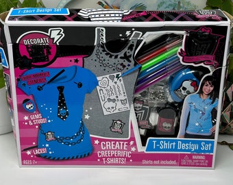 Conjunto de design de camiseta Monster High - completo na caixa.