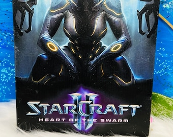 Limited Edition StarCraft II Heart of Swarm Future Shop Exclusive Steelbook with Game