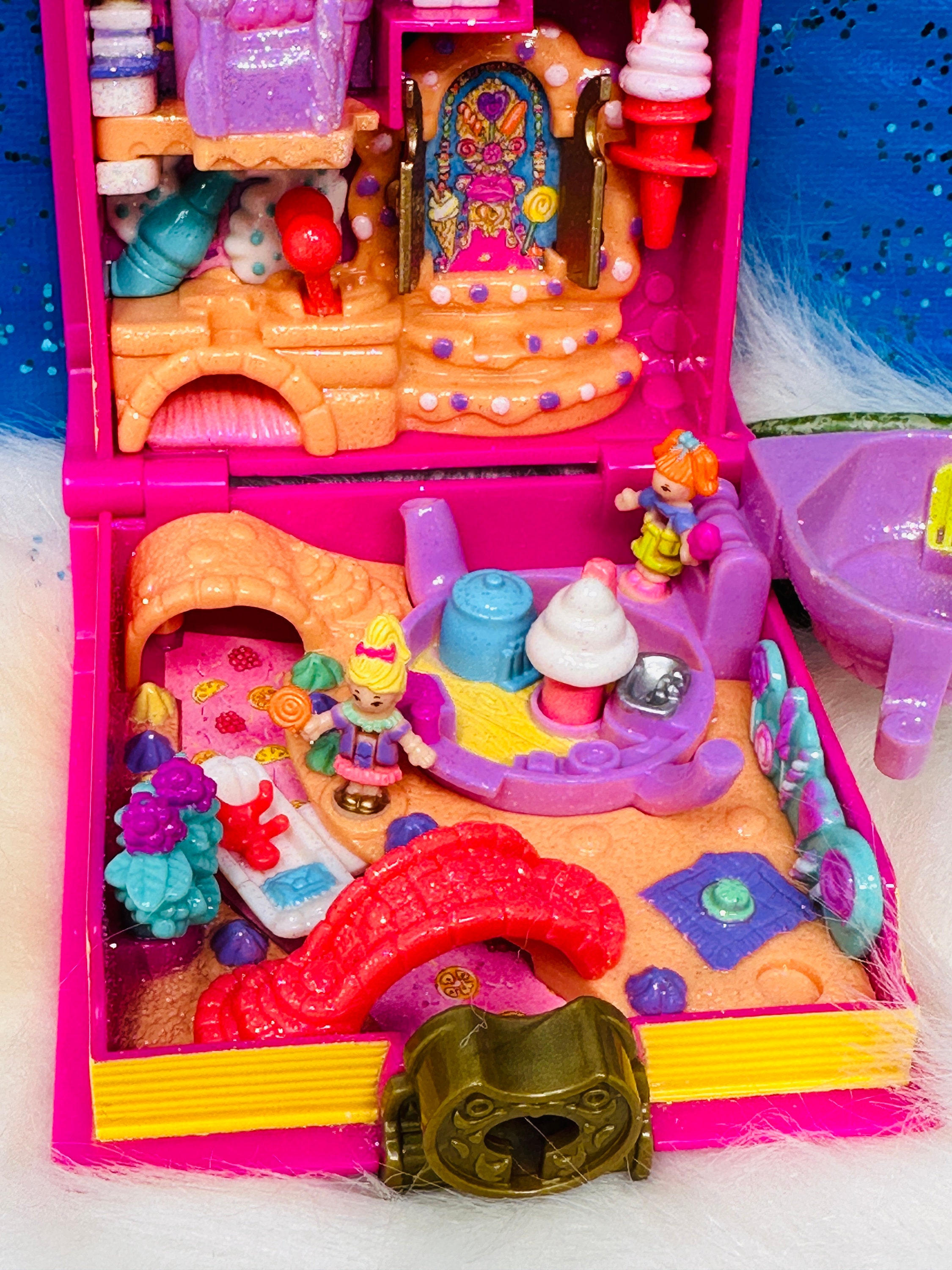 Vintage 1996 Polly Pocket INCREDIBLY RARE COMPLETE Sweet Treat