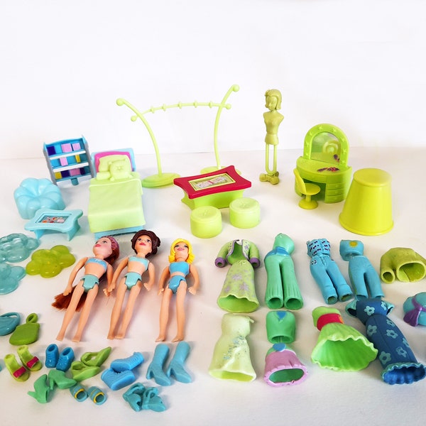 Vintage Polly Pocket Dolls "Color Green" Outfits Shoes Pet Clothes Furniture