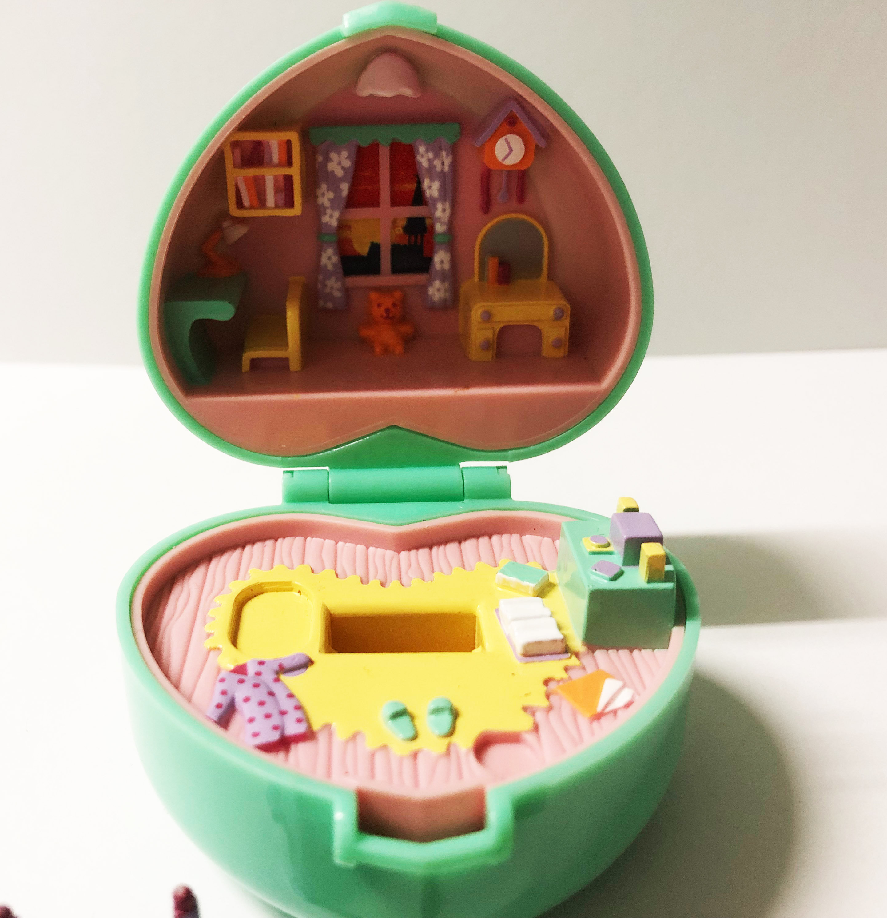 Mattel Polly Pocket - Mini-coffret Univers Barbecue Party - Mini-poupée