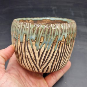Maceta de gres blanco con óxido y esmaltada en azul 15 cm. x 7,5 cm. pottery, succulent pot, cactus pot, bonsai pot, ceramic