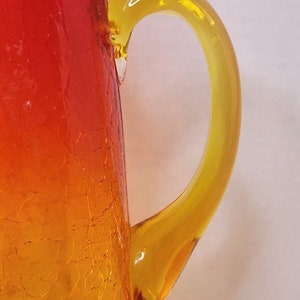 Vintage Kanawha Amberina Crackle Glas Stretch Swing Krug leuchtet unter UV Bild 7