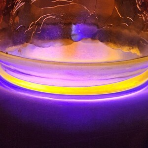 Vintage Kanawha Amberina Crackle Glas Stretch Swing Krug leuchtet unter UV Bild 10