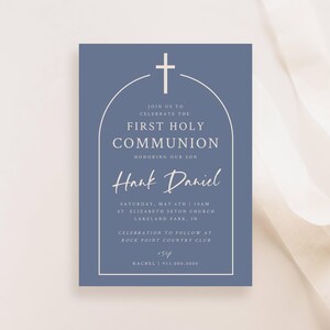 Invitación de Primera Comunión en Azul Polvoriento, Minimalista, Moderna, Azul, Crema, Beige, Imprimible, 5x7, Versión con Texto imagen 2