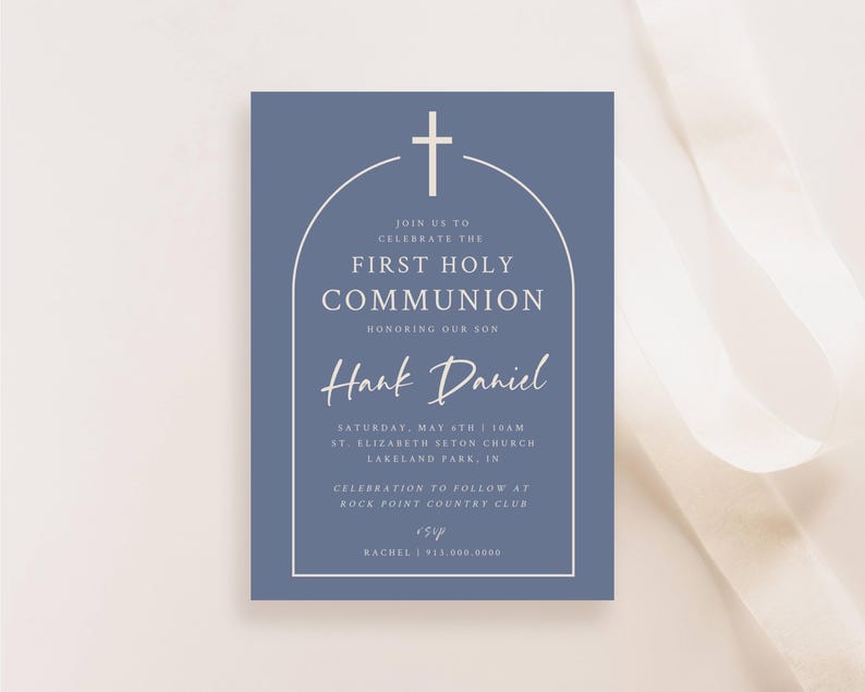 Invitación de Primera Comunión en Azul Polvoriento, Minimalista, Moderna, Azul, Crema, Beige, Imprimible, 5x7, Versión con Texto imagen 2