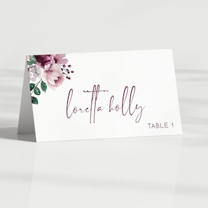 Plantilla imprimible de tarjetas de lugar con diseño floral en tonos malva y verde ruborizado Tarjetas de lugar planas y en forma de carpa para bodas en tonos malva y verde ruborizado Opción de elección de comida