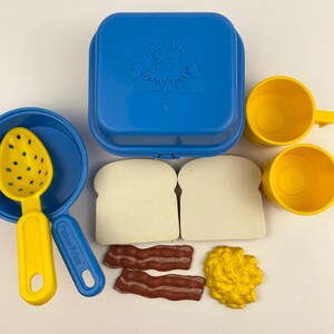 Fisher Price Vintage Fun With Food Lot Bacon, Egg Carton, Bread, Cups, Skillet, Spoon