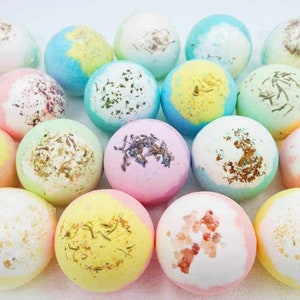 3-Piece Natural Essential Oil Bath Bomb Set: Moisturizing.