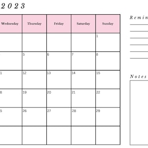 Puede incluir: Un calendario en blanco para el mes de enero de 2023. El calendario tiene un encabezado rosa y líneas de cuadrícula negras. Los días de la semana se enumeran en la parte superior, y los números del 1 al 31 se enumeran en la cuadrícula. También hay secciones para recordatorios y notas.