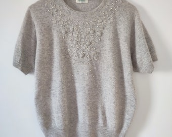 90s Vintage embroidered wool sweater women, short sleeve knit top grey, flower embroidered sweater, light grey