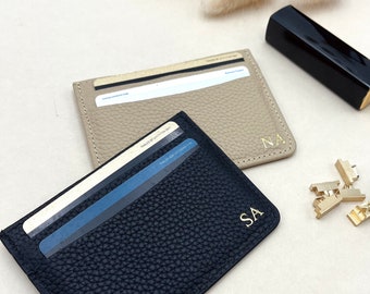 Porte-Carte en Cuir Grainé Personnalisé - Un Accessoire Chic et Pratique