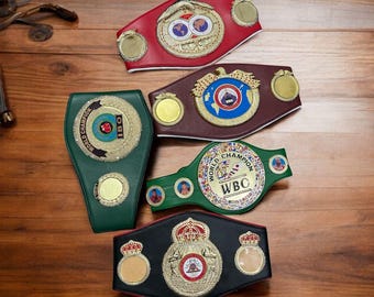 Set di cinture replica del campionato di boxe WBA, WBO, WBC e IBO, IBF | Cinture da titolo di boxe premium | Set di cinture da campione per adulti, da esporre o come regalo