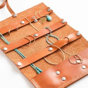 Jewelry organizer, Travel Jewelry case, leather jewelry roll, Travel jewelry roll, Christmas gift, birthday gift, Modern Women travel pouch.